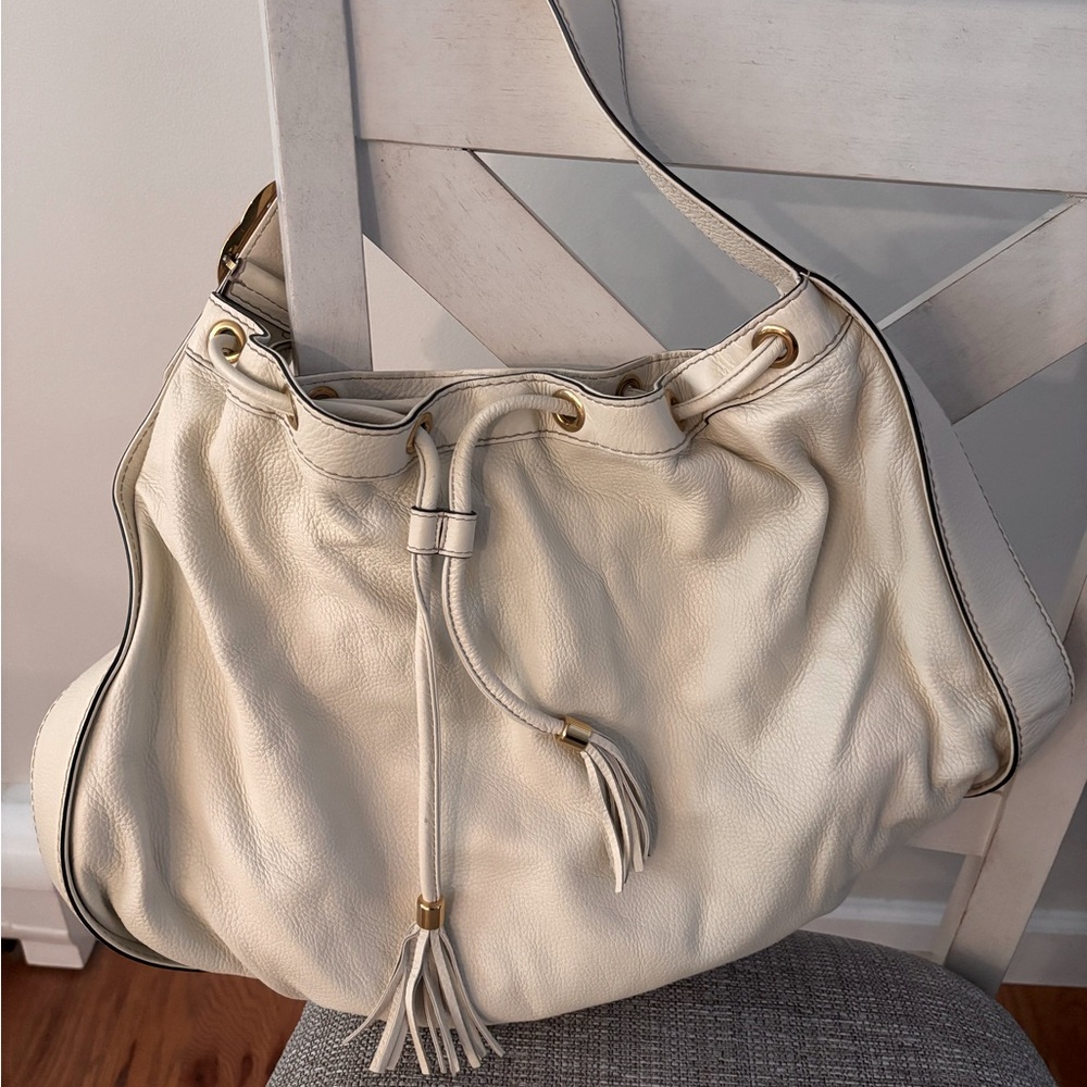 💯 Gucci Cream Hobo Bag with Tassel Drawstring